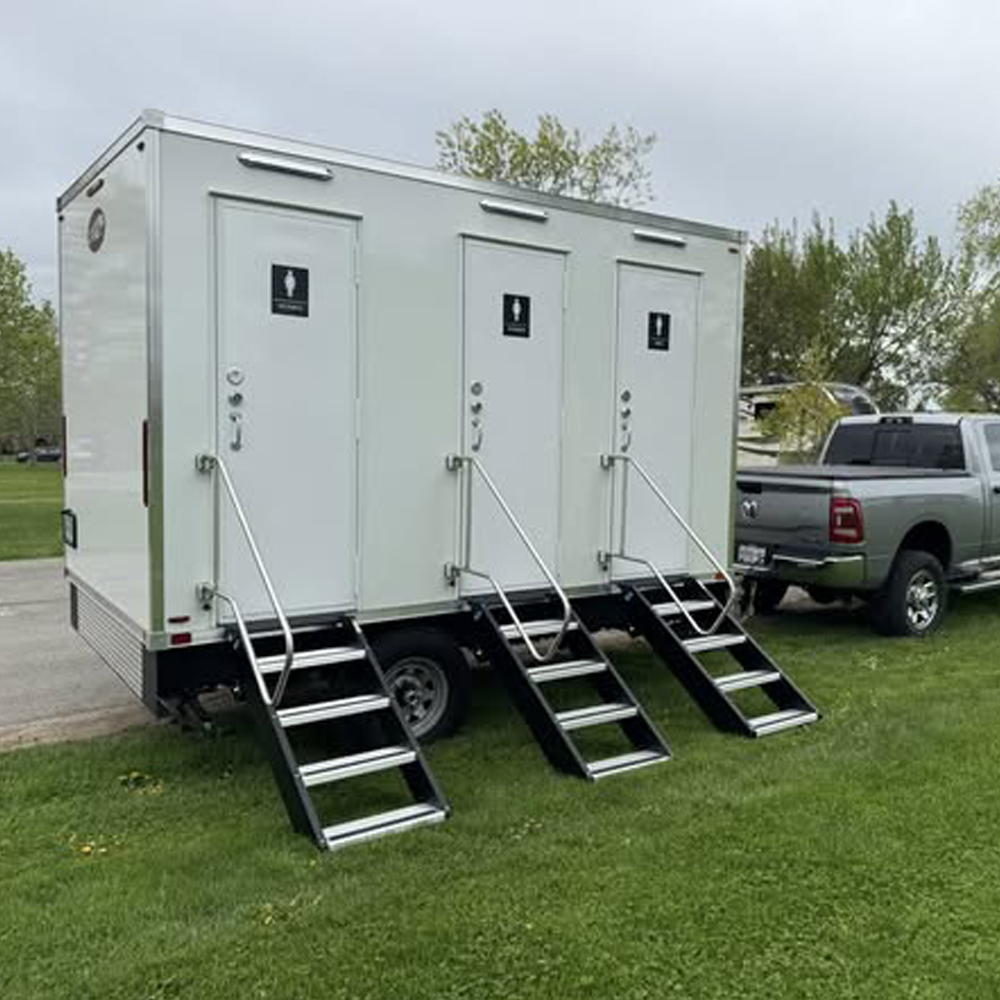 Outdoor 3-Rooms Mobile Toilet  - đánh giá và giá Outdoor Camping Trailer